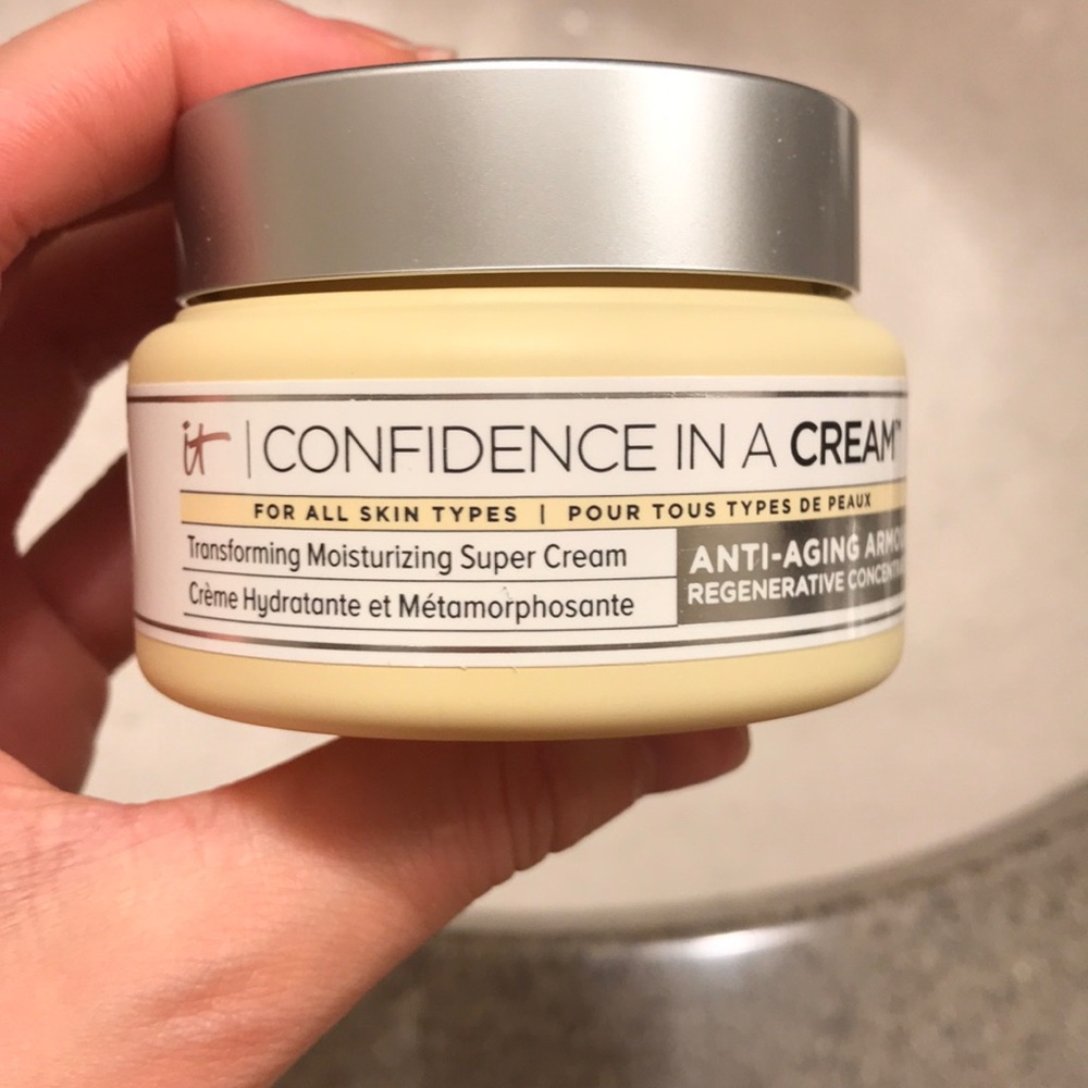 IT cosmetics confidence in a cream